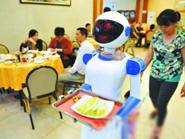 有图有真相 餐厅机器人齐刷刷卖萌上岗5.png